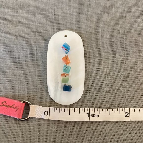 ❤️3/$12 Shell and Bead Button/Pendant from Mood Fabrics - Picture 3 of 4
